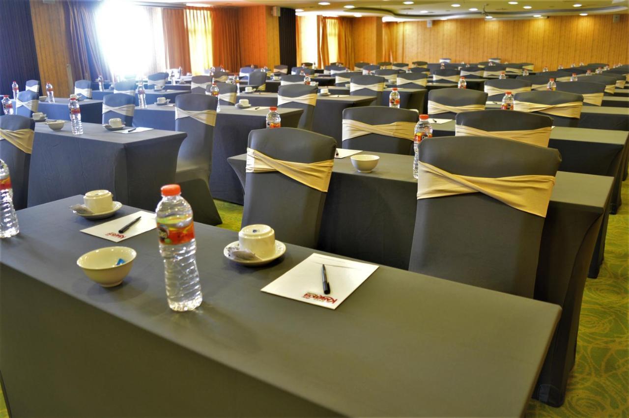 Karebosi Premier 4* Makassar